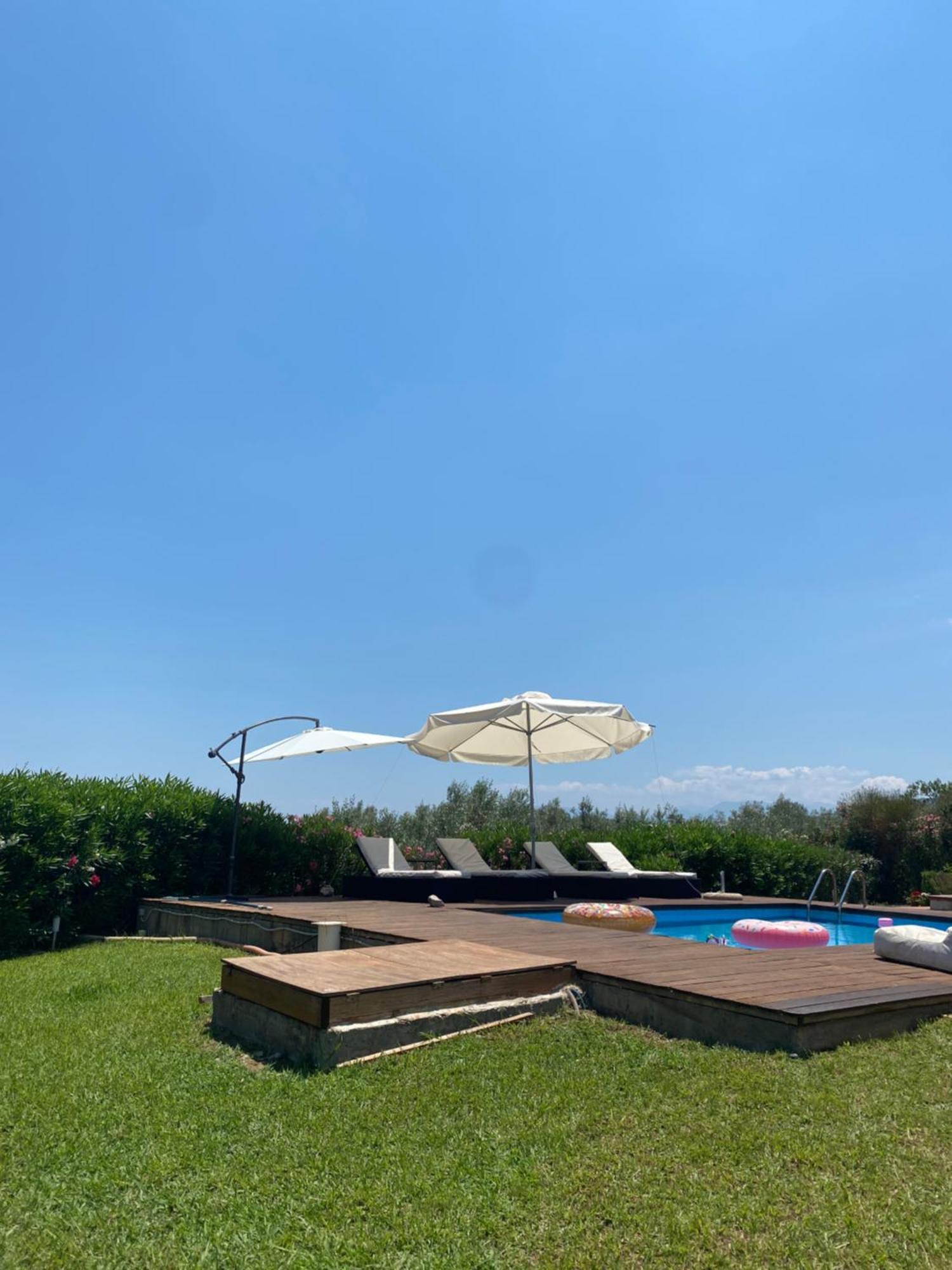 Georges Villa Galaxidi, Family, Pool And Garden Exterior foto